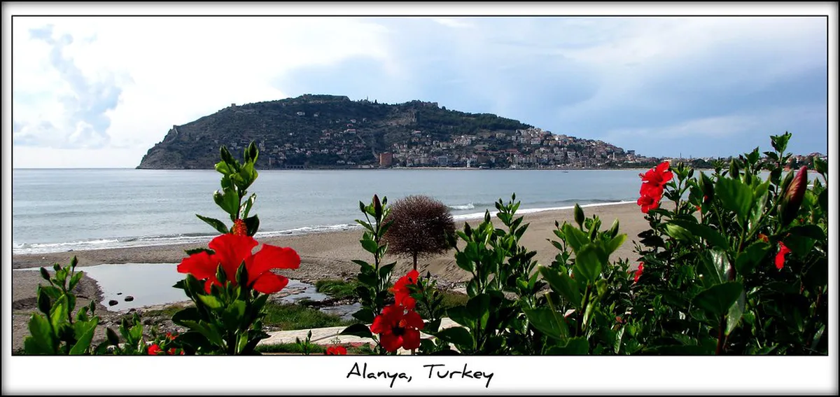 Alanya Nightlife Guide 2025: Bars, Clubs & Safety Tips