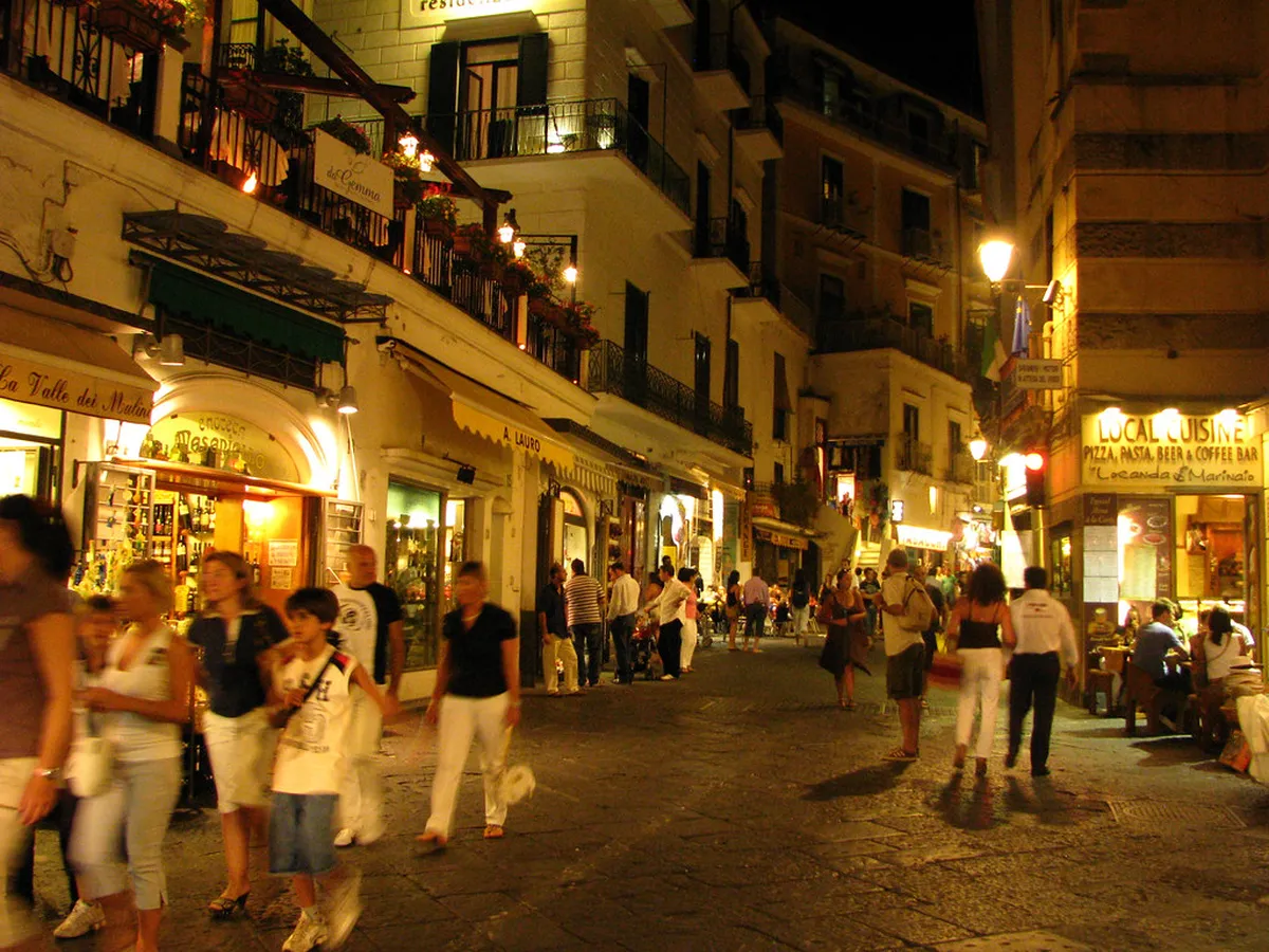 Amalfi Nightlife 2025: Bars, Music, & Evening Fun