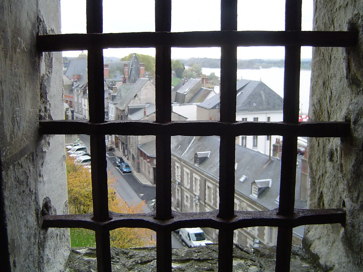 Amboise Bar Opening Hours 2025: Your Essential Nightlife Guide