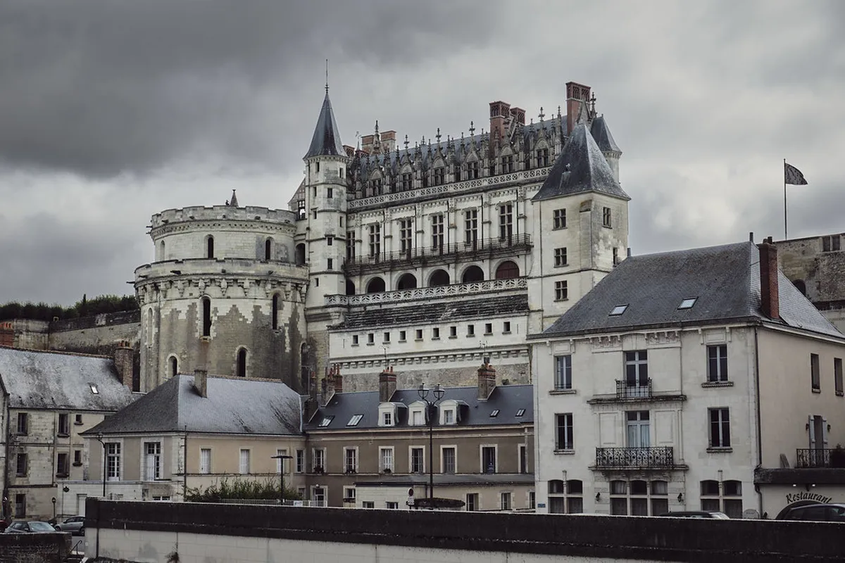 Amboise Nightlife Guide 2025: Bars, Music, & Evening Fun