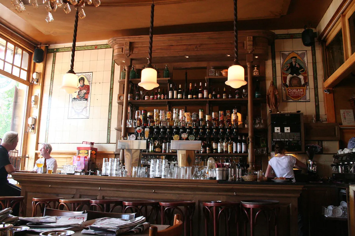 Ultimate Amsterdam Bar Crawl Guide 2025