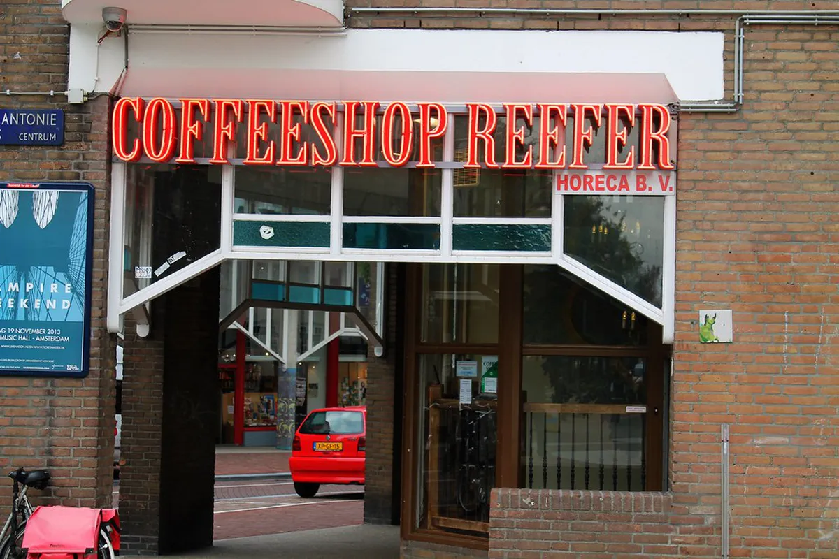 Amsterdam Coffeeshop Etiquette: Your 2025 Visitor Guide
