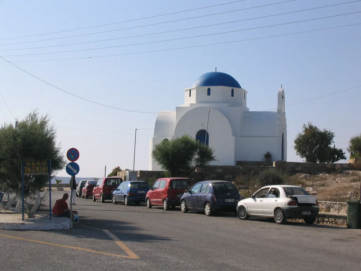 Antiparos Club Dress Code: What to Wear for a Night Out in 2025