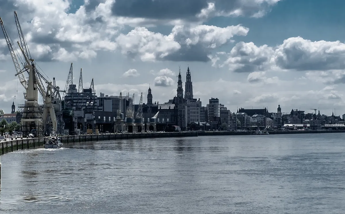 Antwerp Late-Night Food: Your Guide to After-Hours Bites