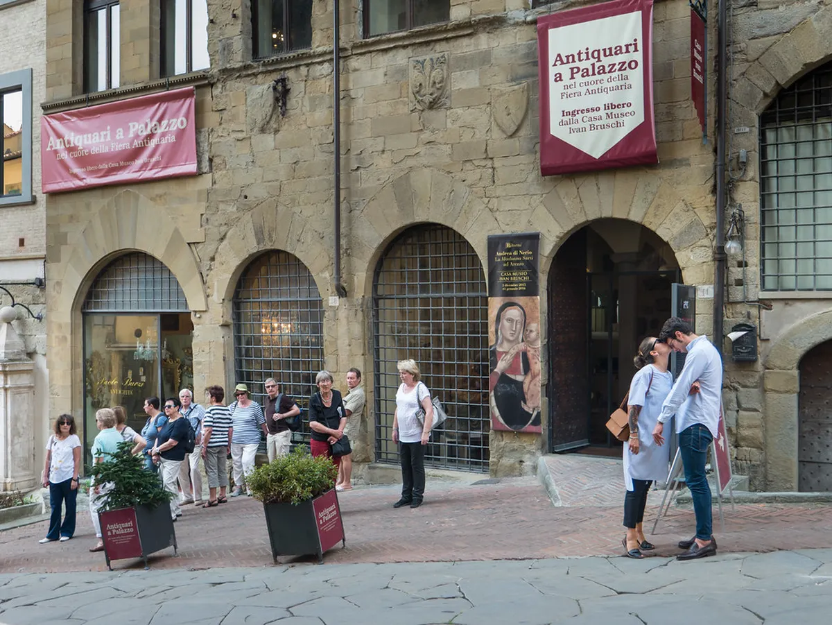 Best Arezzo Happy Hour Deals 2025: Your Aperitivo Guide