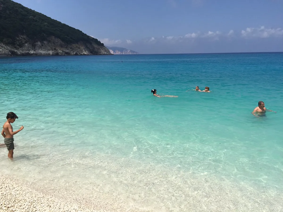 Your 2025 Argostoli Beach Bars Guide: Sun, Sand & Sips