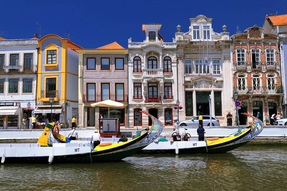 Aveiro Nightlife 2025: Ultimate Guide to Bars & Clubs