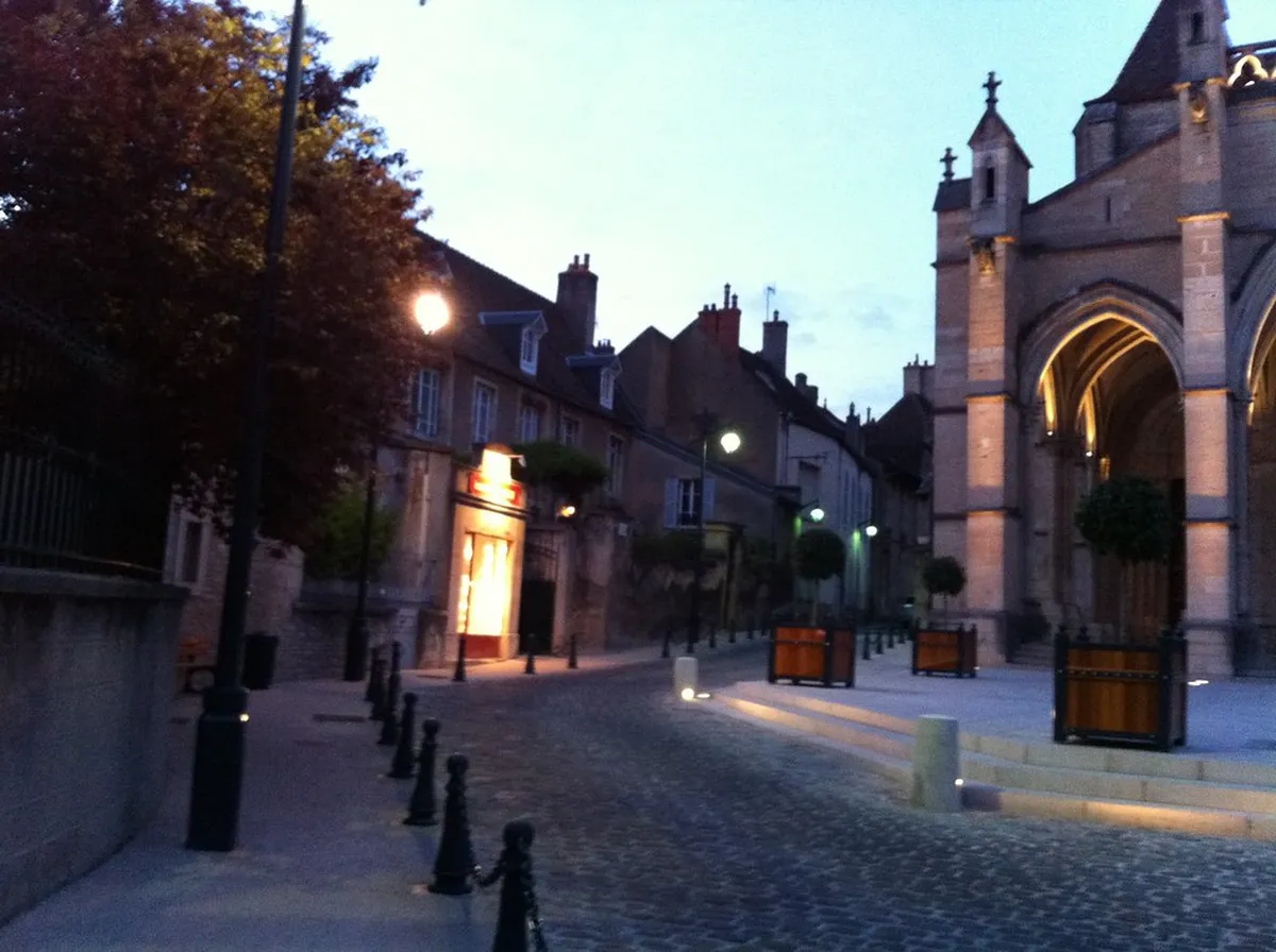 Beaune Nightlife Prices Guide 2025: Your Budget Breakdown
