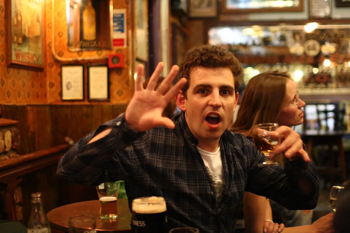 Belfast Pub Crawl Guide 2025: Iconic Bars & Ultimate Itinerary