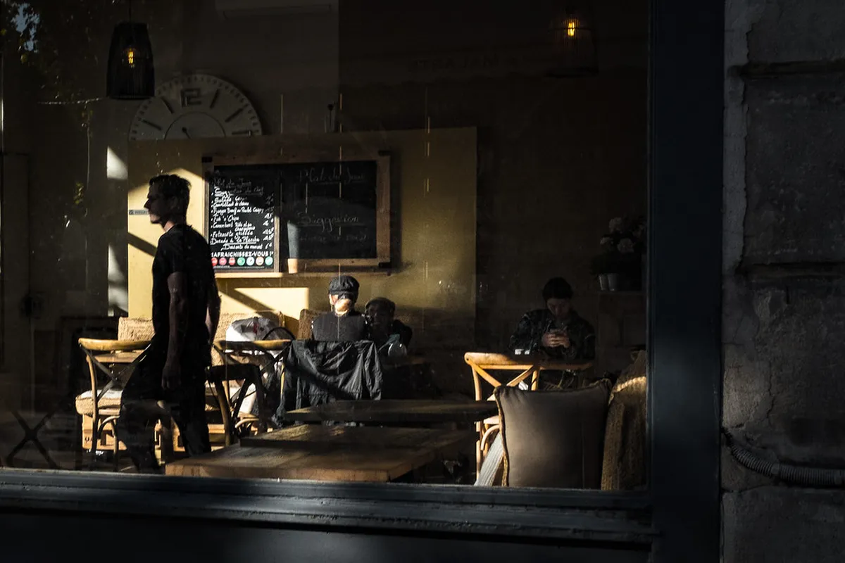 Discover the Best Bars in Arles, France: Top Nightlife Spots for 2025