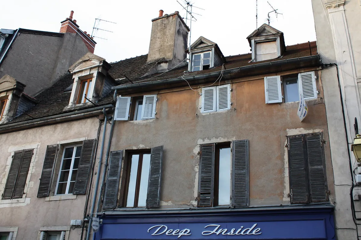 Explore Dijon's Best Bars: A Guide to Nightlife 2025