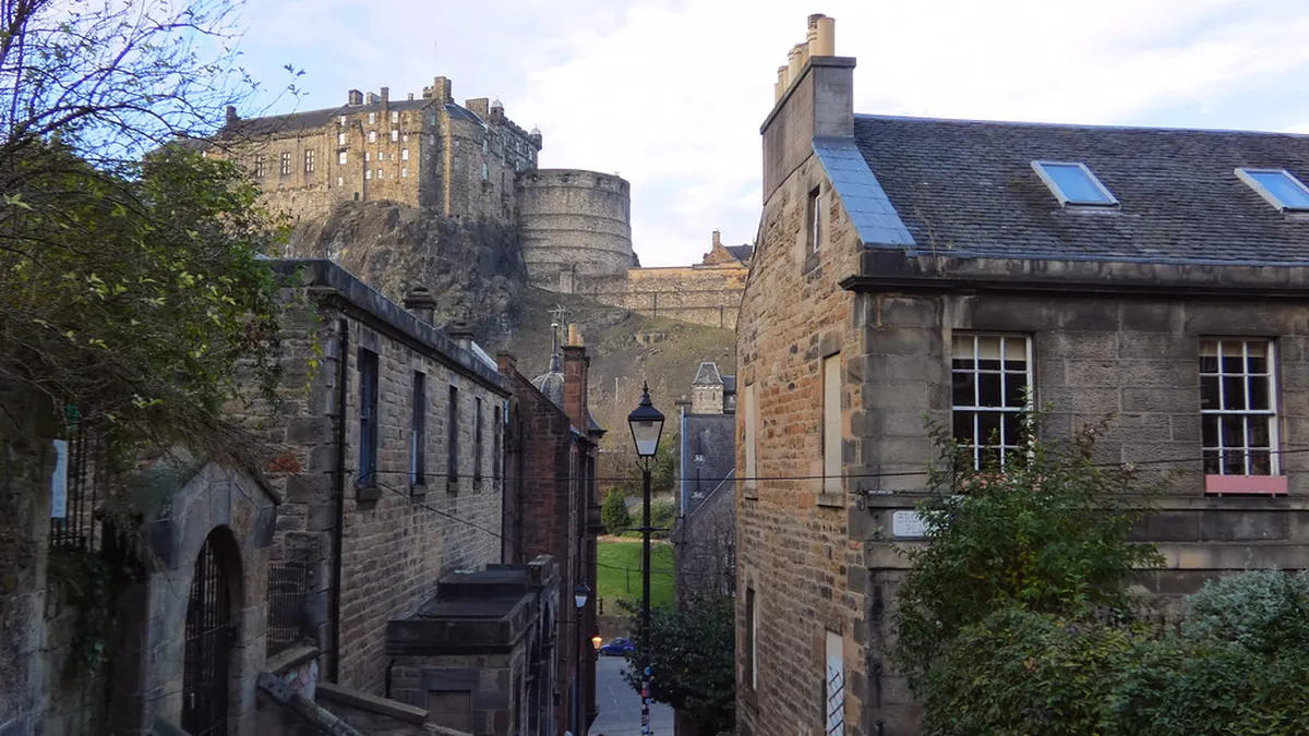 Discover the Best Bars in Edinburgh for a Perfect Night Out