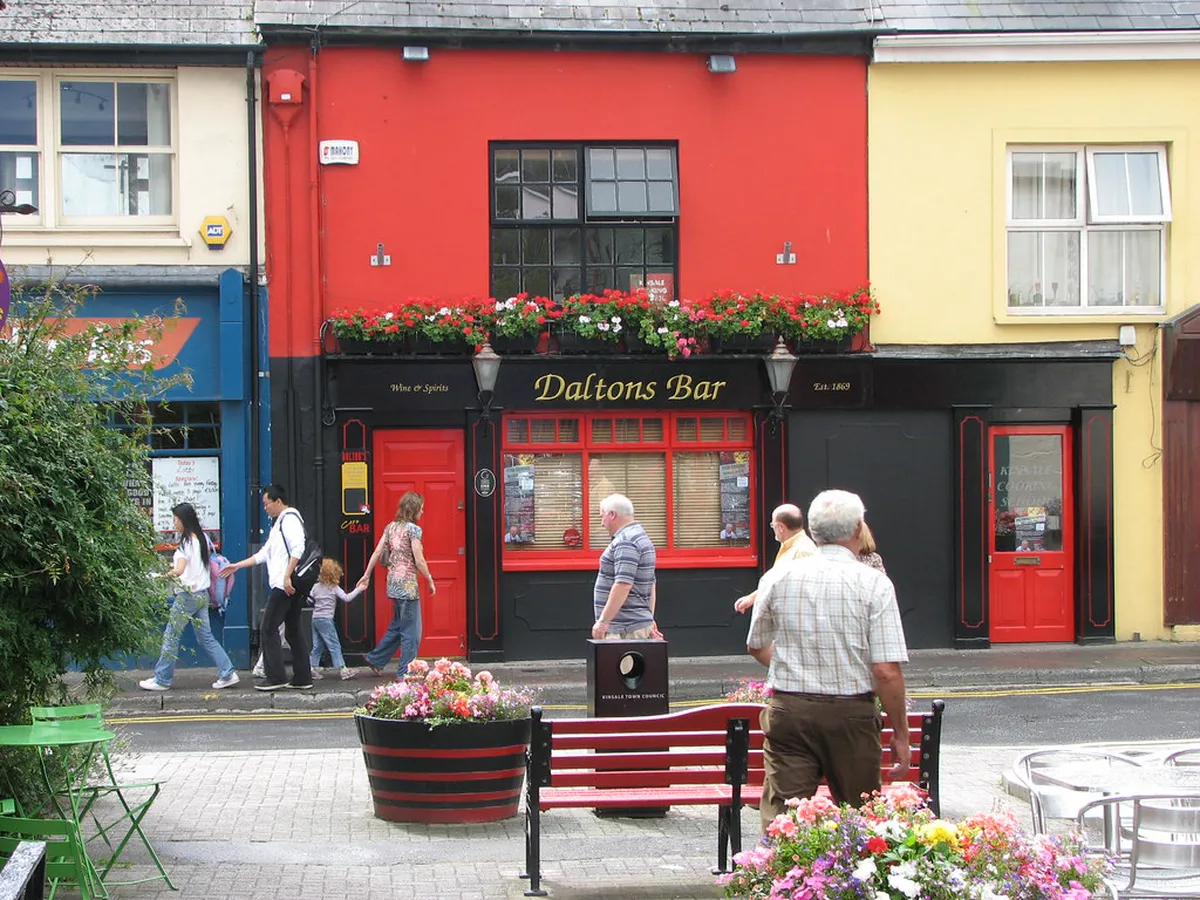 Discover the Best Bars in Kinsale: Your 2025 Guide