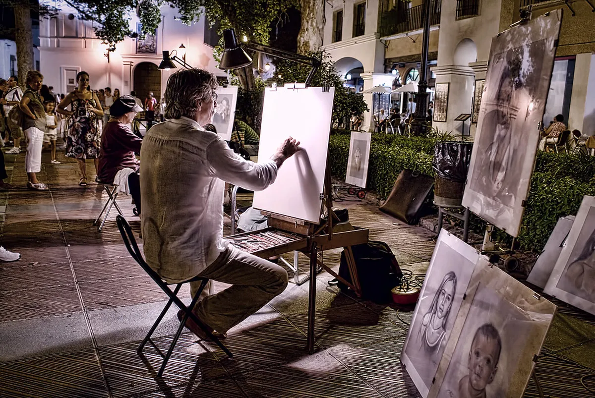 Best Bars in Nerja: Top Spots for a Memorable Night
