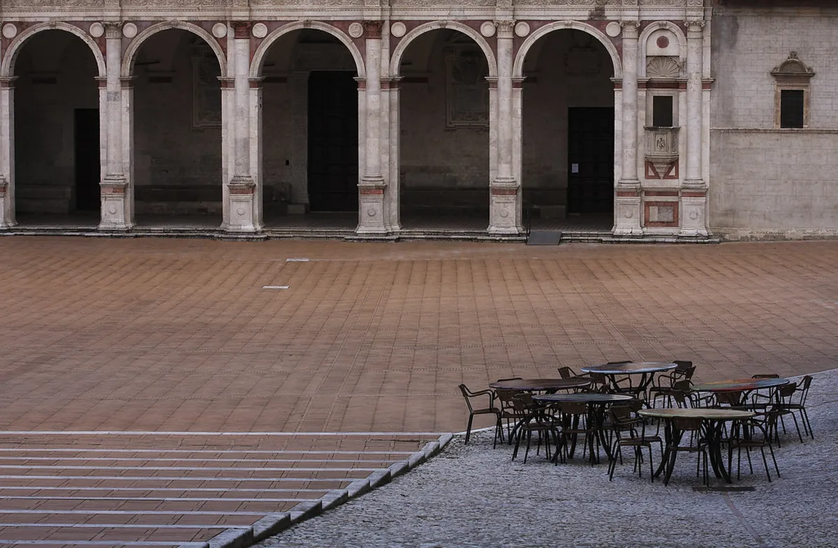 Discover the Best Bars in Spoleto for 2025 Nightlife