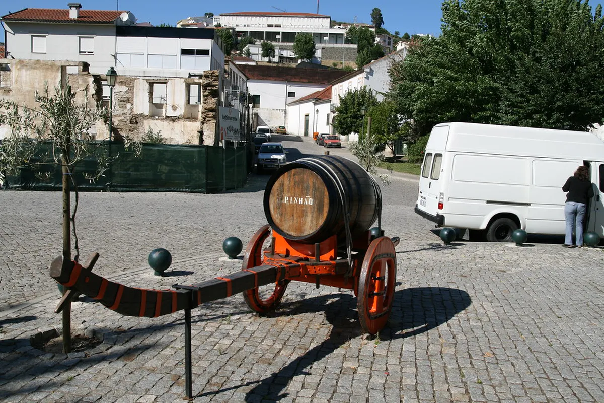 Discover the Best Bars in Pinhão for 2025: A Guide