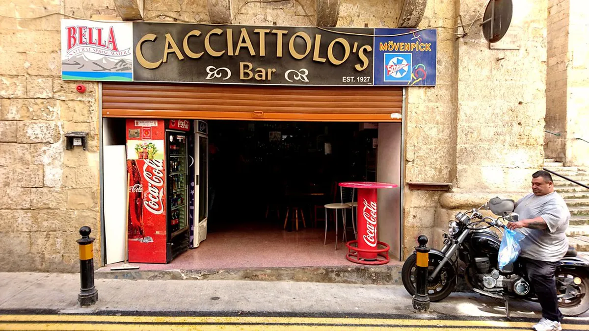 Best Bars Valletta: Top Nightlife Spots & Drink Havens 2025