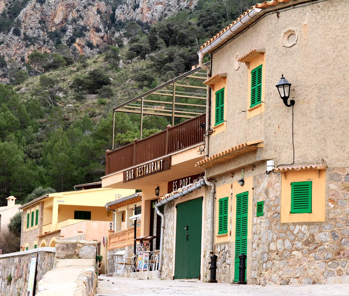 Valldemossa Bars Guide: Best Spots for Evening Drinks in 2025