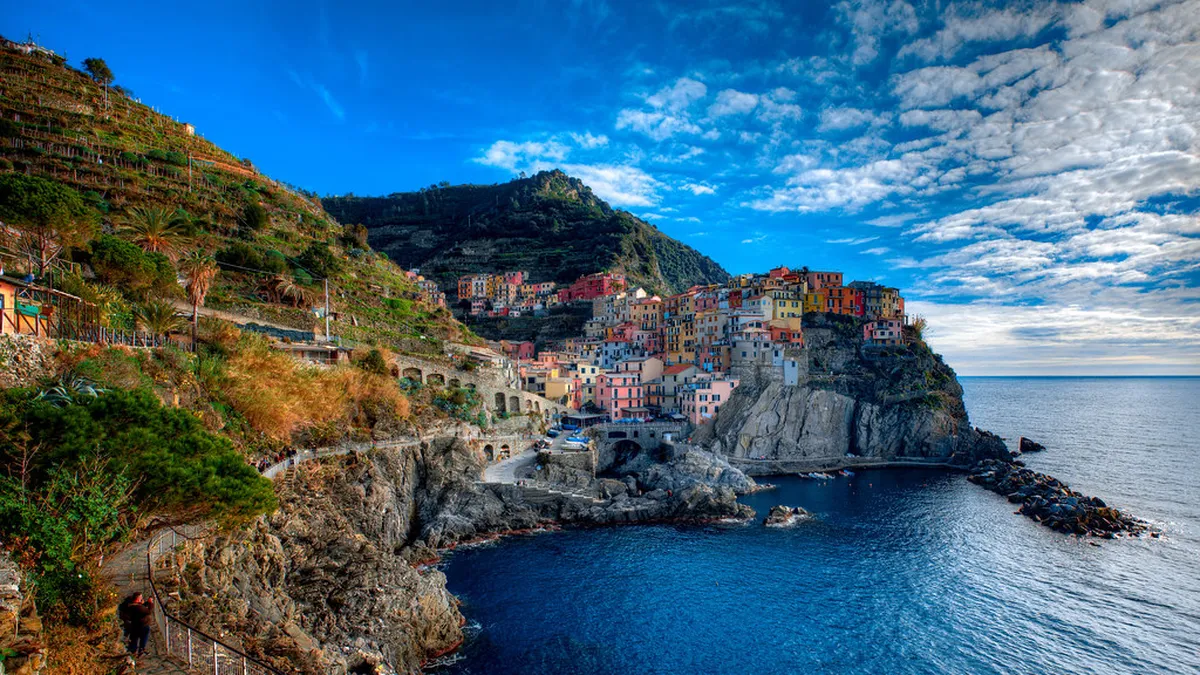 Book Manarola Evening Tours: Unforgettable 2025 Nights