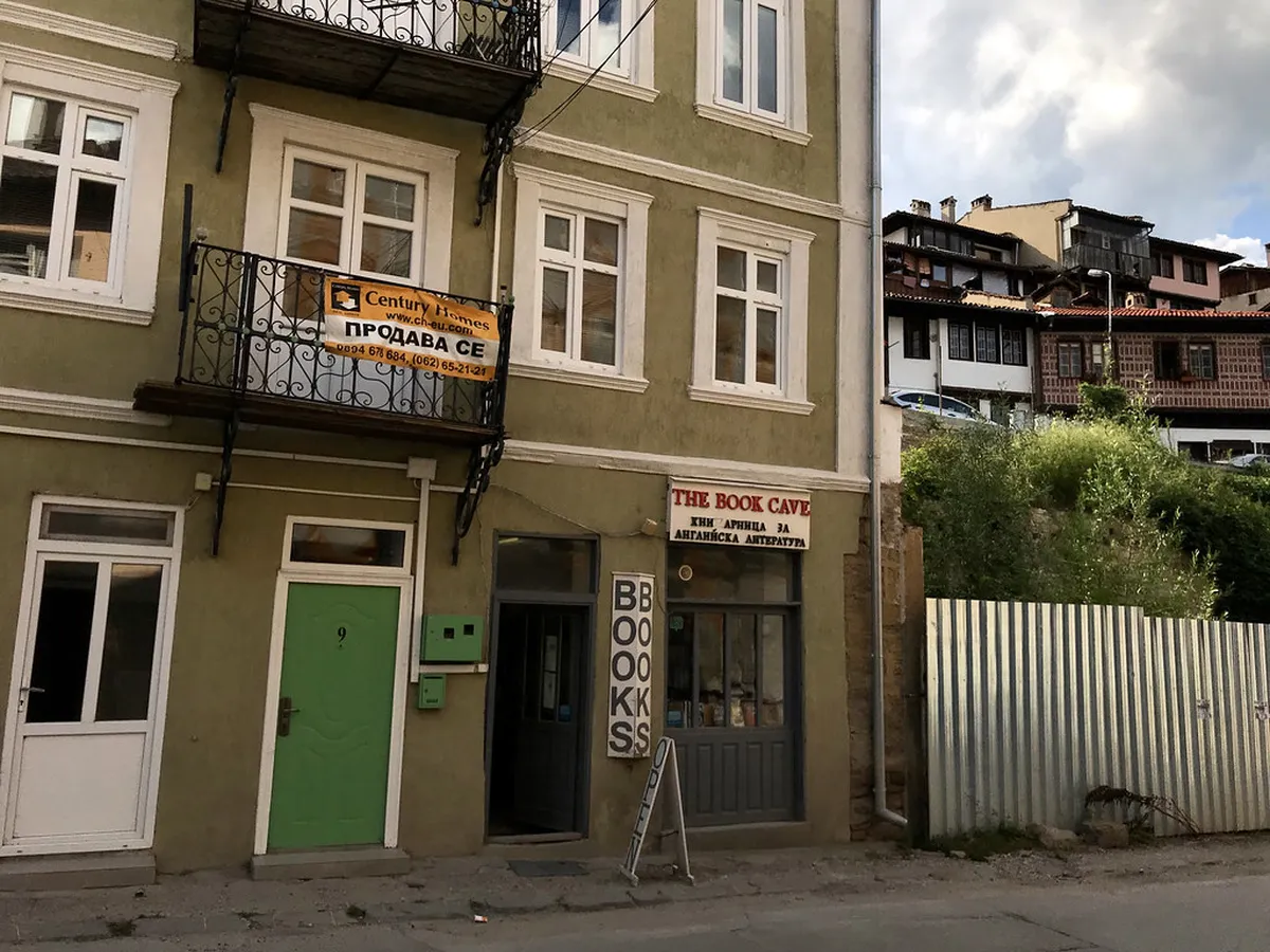 Book Veliko Târnovo Pub Crawl: Your 2025 Nightlife Guide