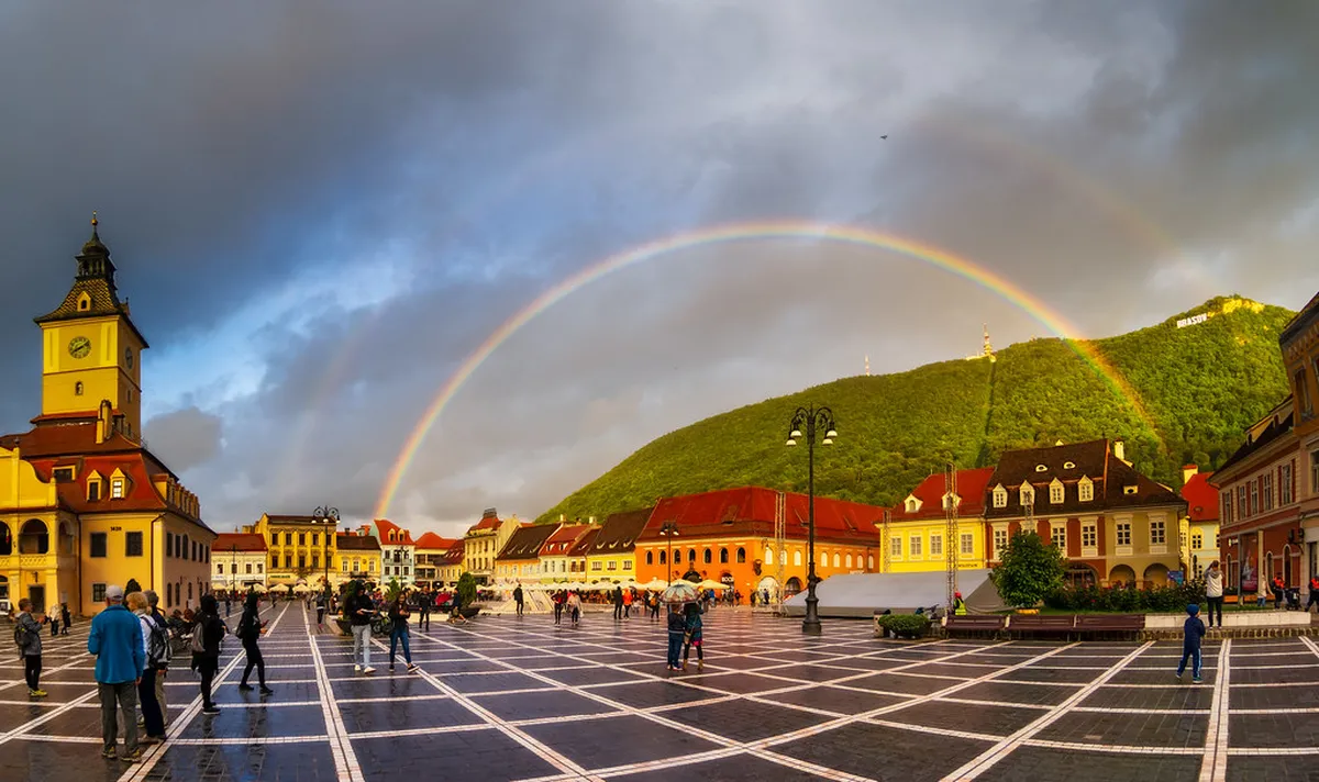 Braşov's Best Rooftop Bars: Views & Vibes for 2025