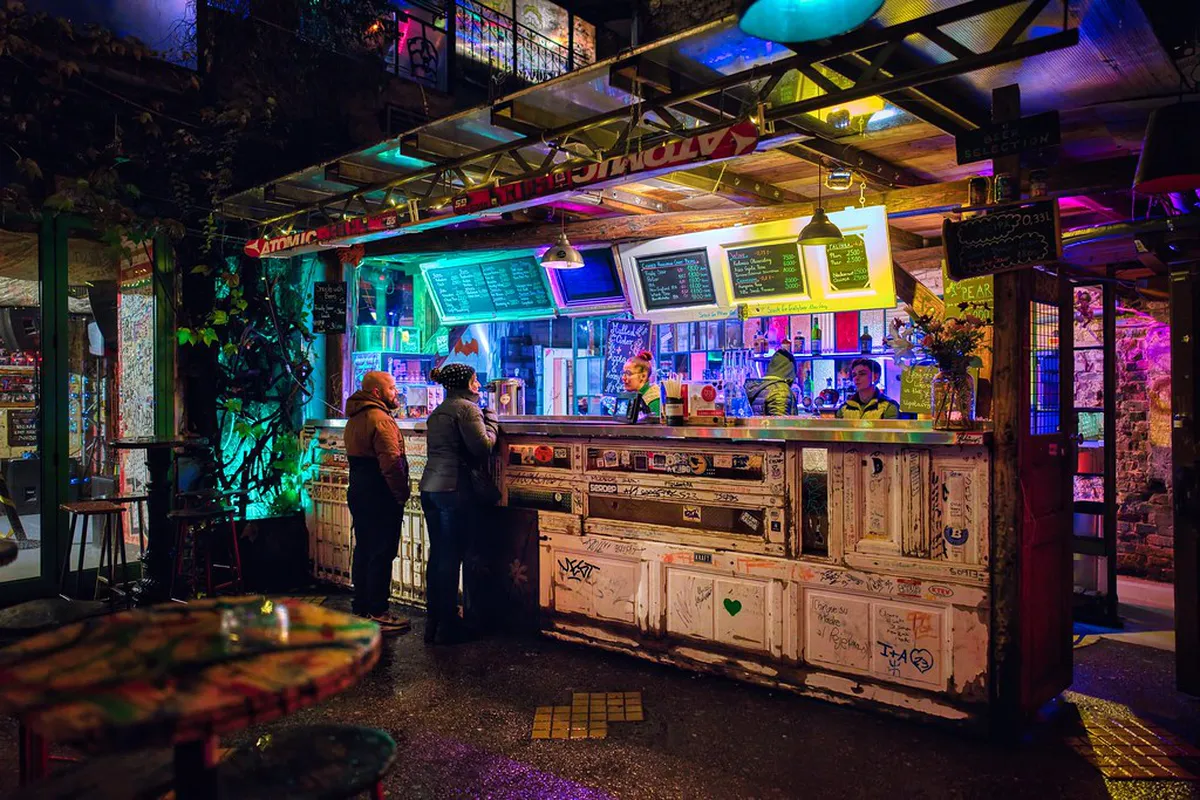 Budapest Nightlife Guide 2025: Bars, Clubs & Parties