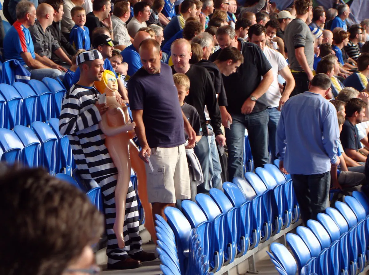 Cardiff Club Dress Code: Your 2025 Guide to Nightlife Attire