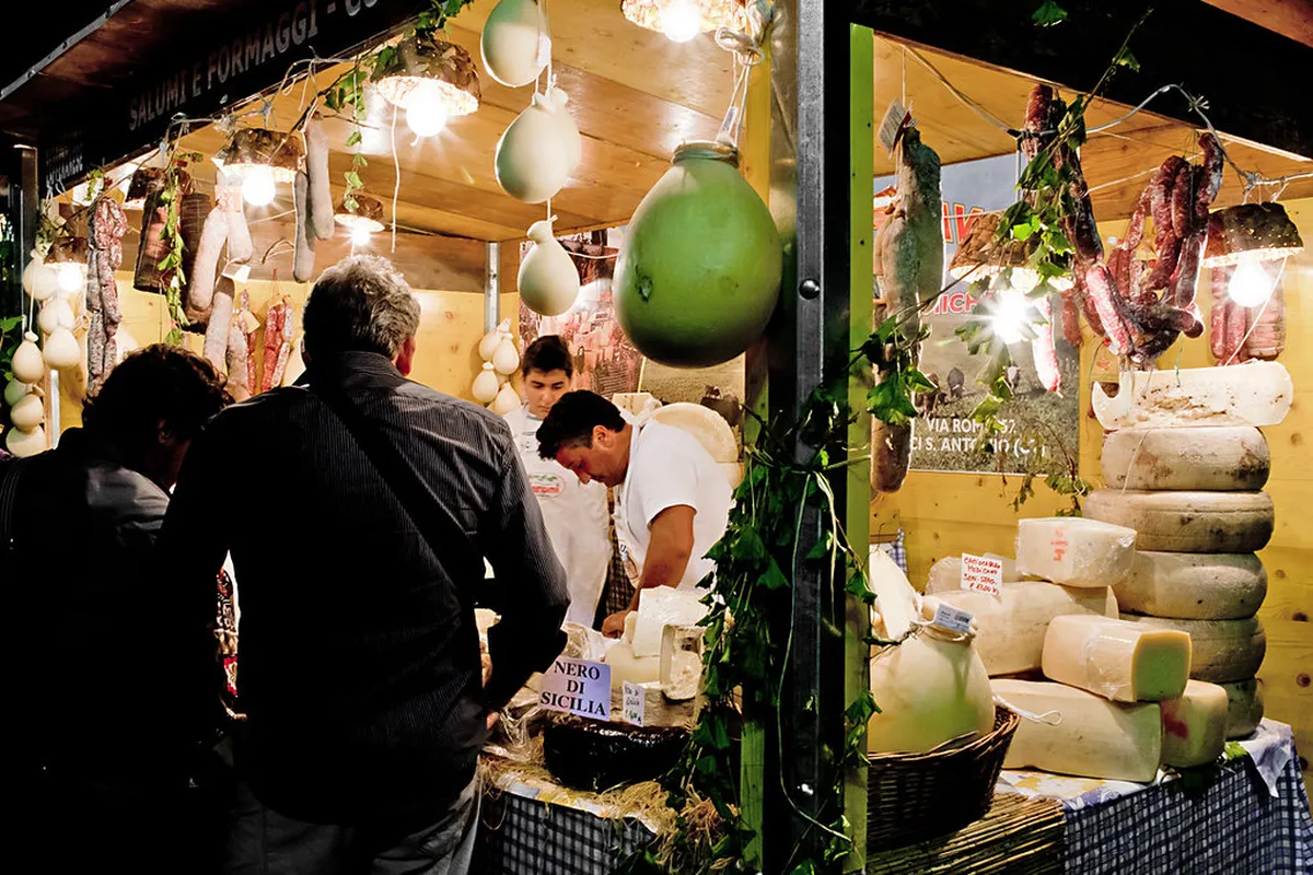 Navigating Catania Nightlife Transport: Your 2025 Guide for Safe Travel