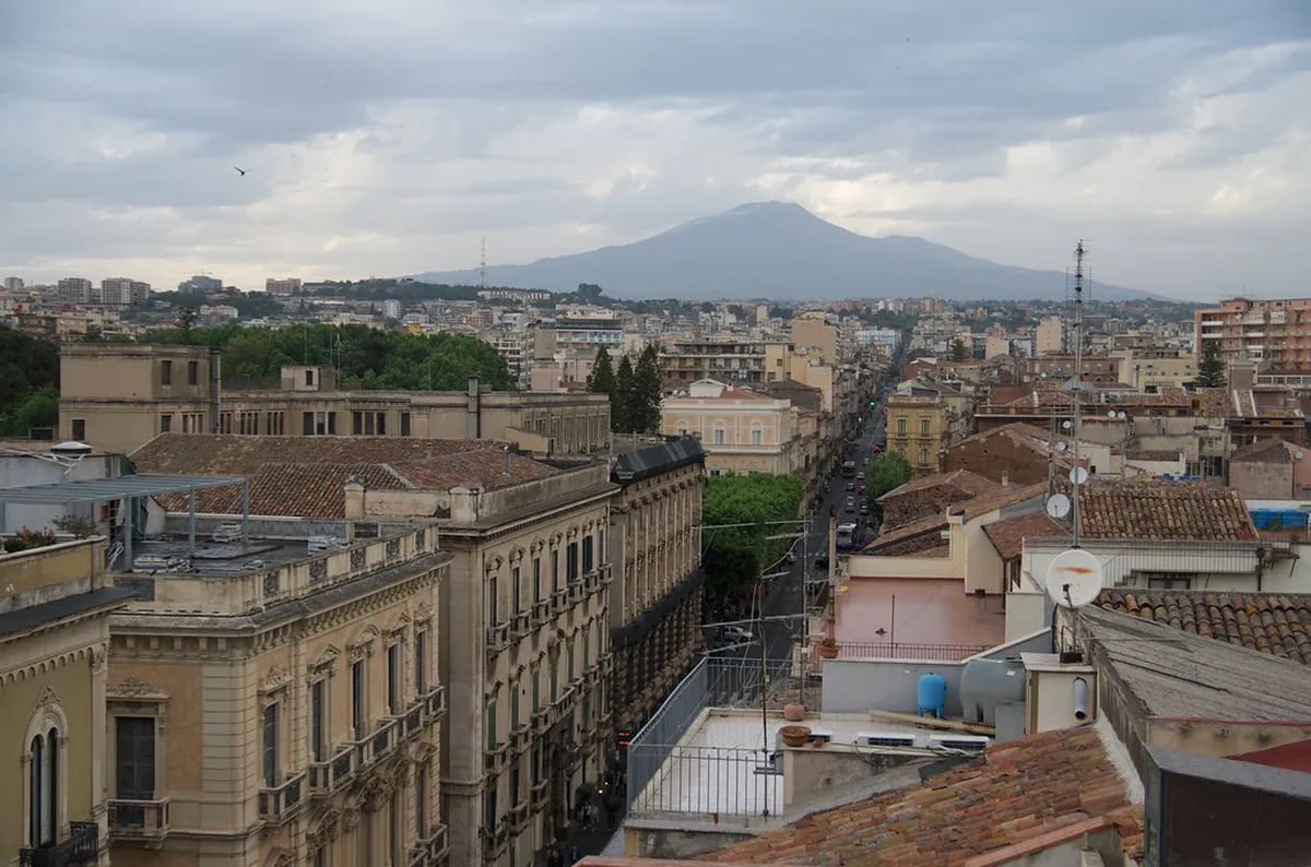 Best Catania Rooftop Bars 2025: Stunning Views & Cocktails