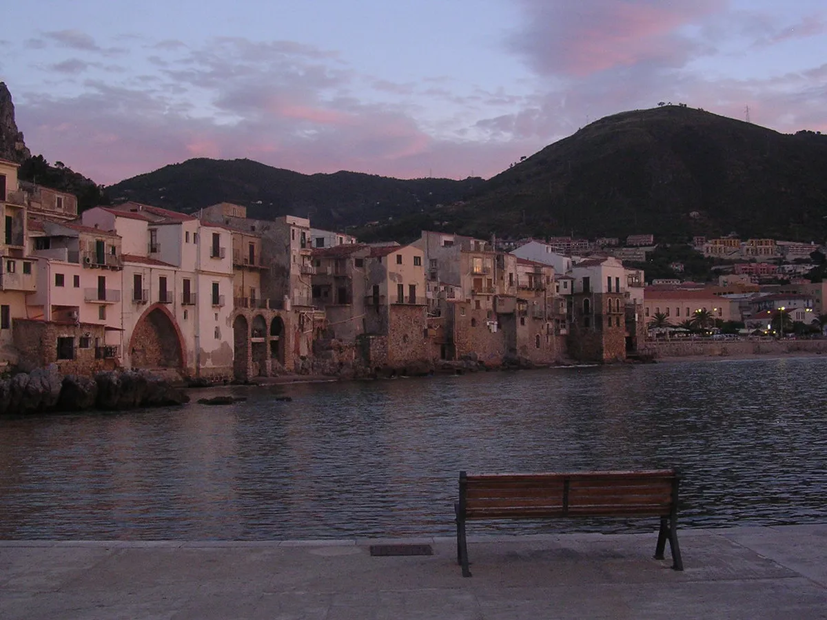 Cefalù Late Night Food: Best Spots for Evening Bites 2025