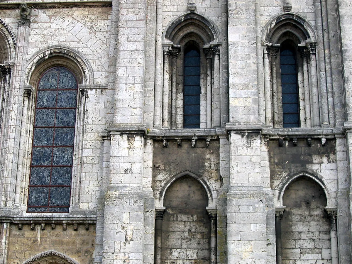 Discover Chartres Nightlife Areas: Your 2025 Guide
