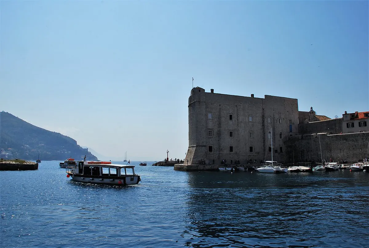 Dubrovnik Club Dress Code: What to Wear for Nightlife 2025