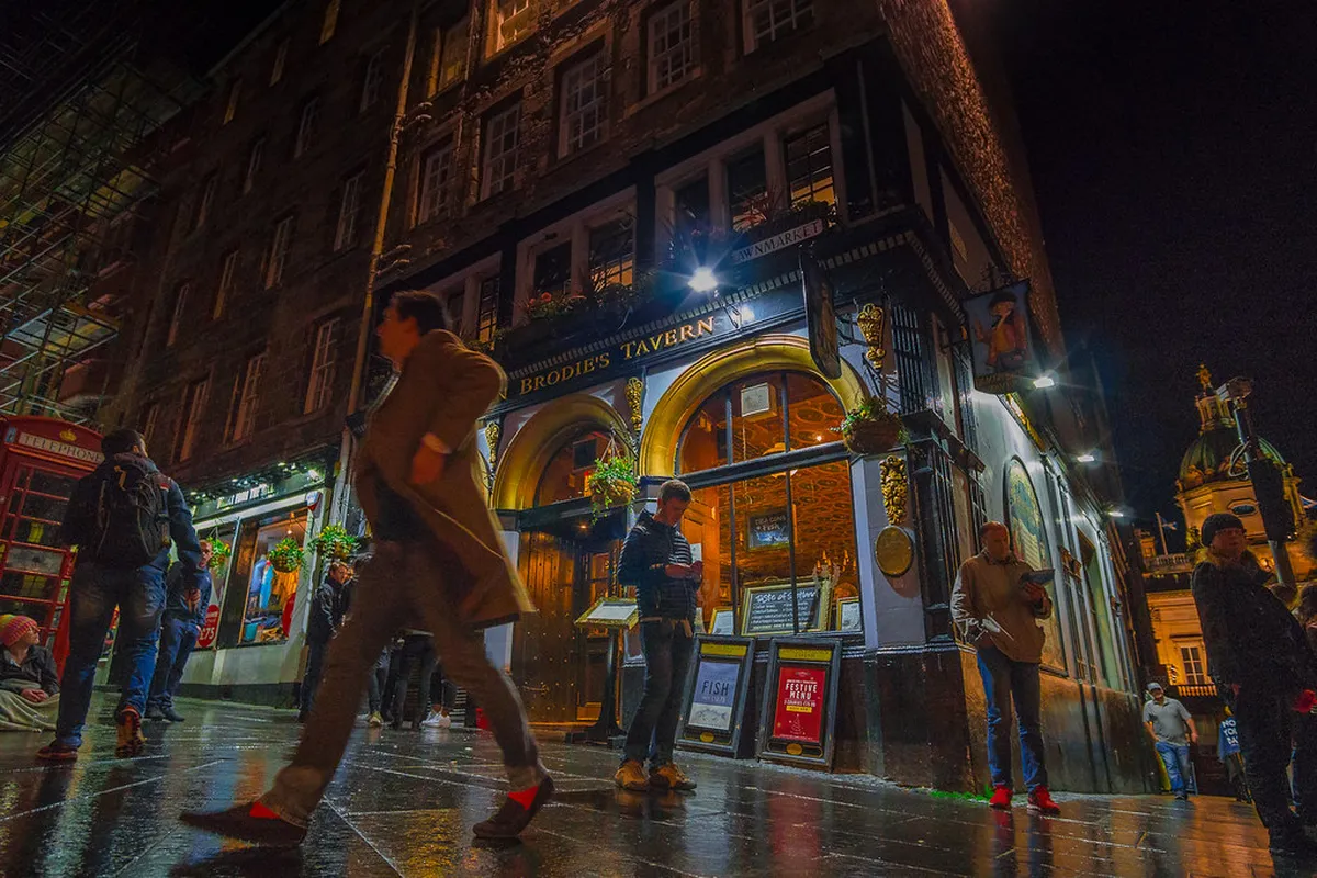 Staying Safe on Your Edinburgh Night Out (2025 Guide)