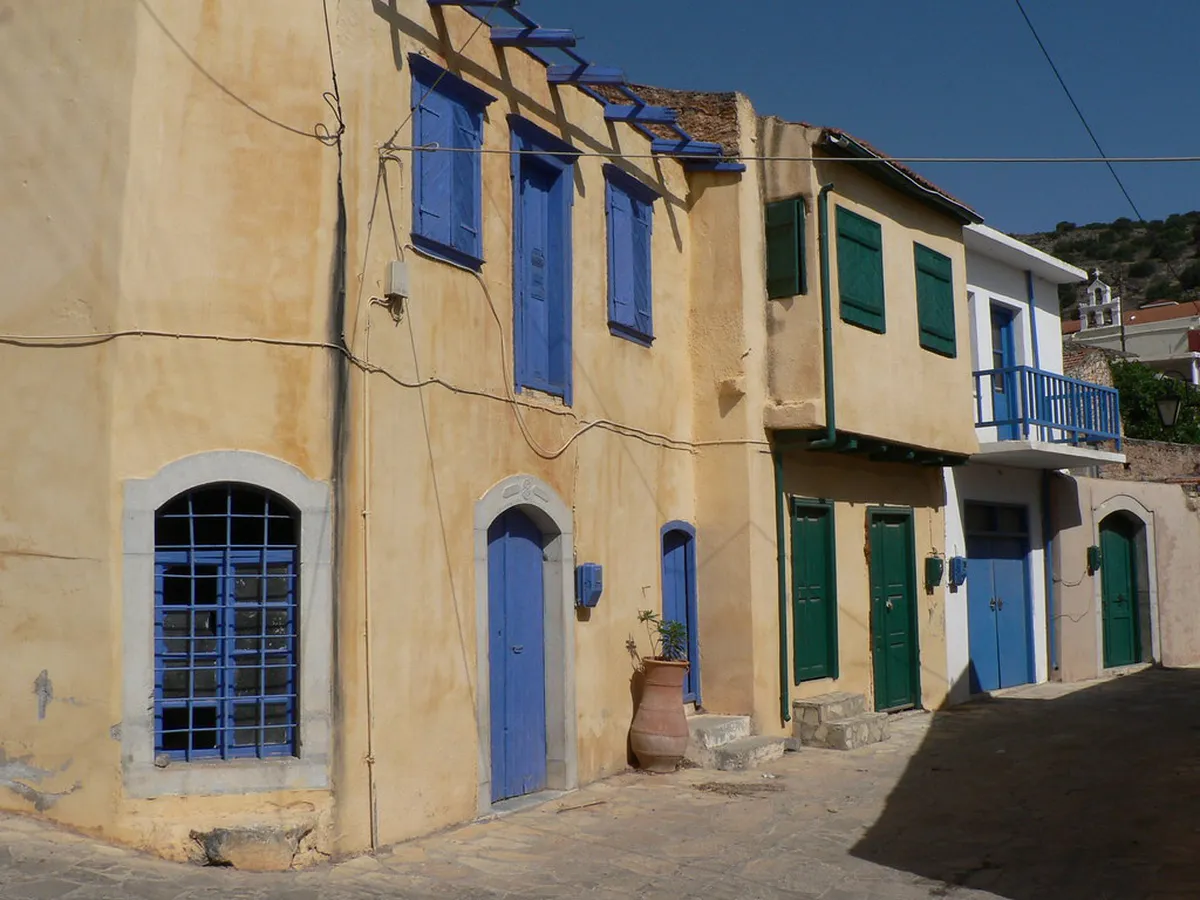 Elounda Nightlife 2025: Bars, Clubs & Entertainment Guide