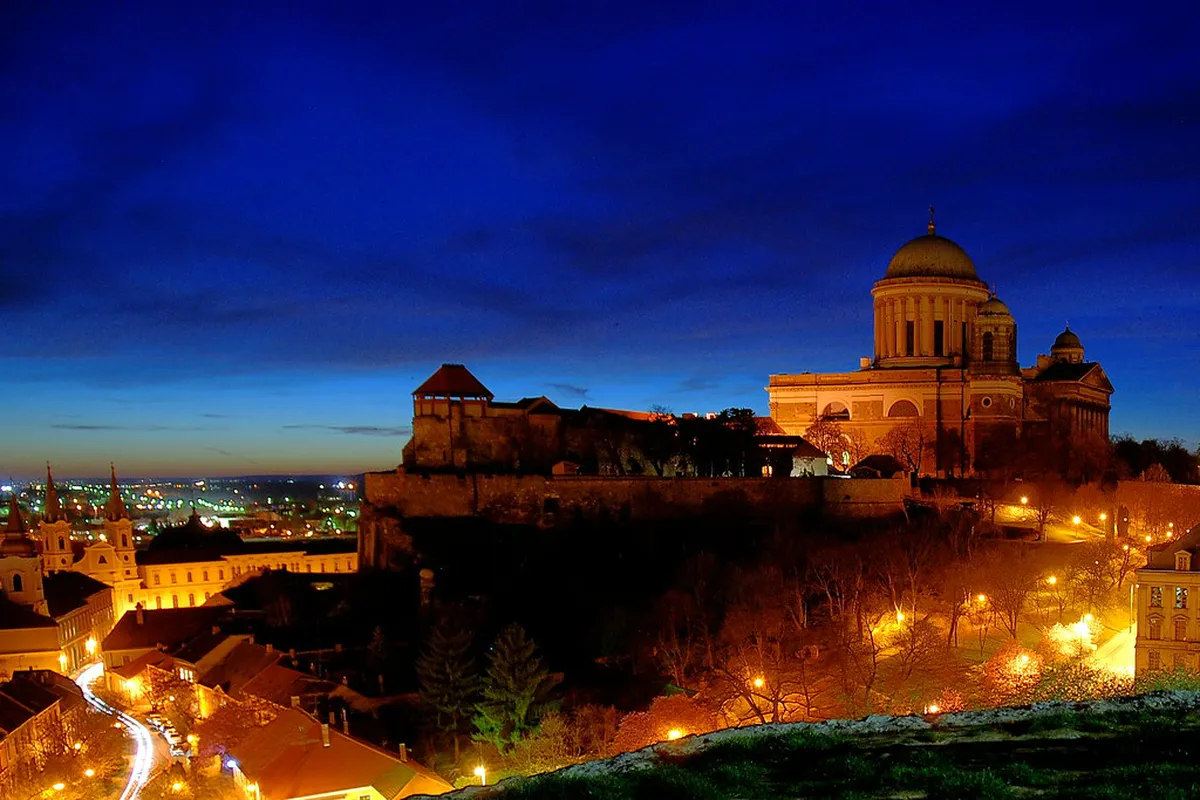 Esztergom Night Transport: Navigating After Dark in 2025