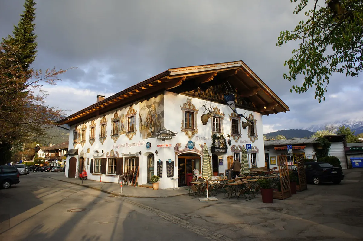 Garmisch-Partenkirchen Bar Closing Times: Your 2025 Guide