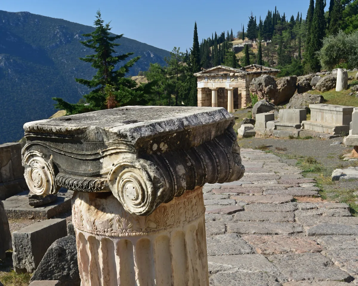 Getting Around Delphi at Night: Your 2025 Guide