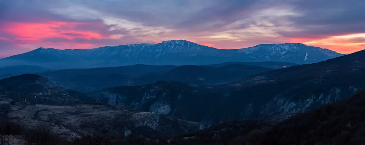 Getting Around Niš Night: Your 2025 Transport Guide