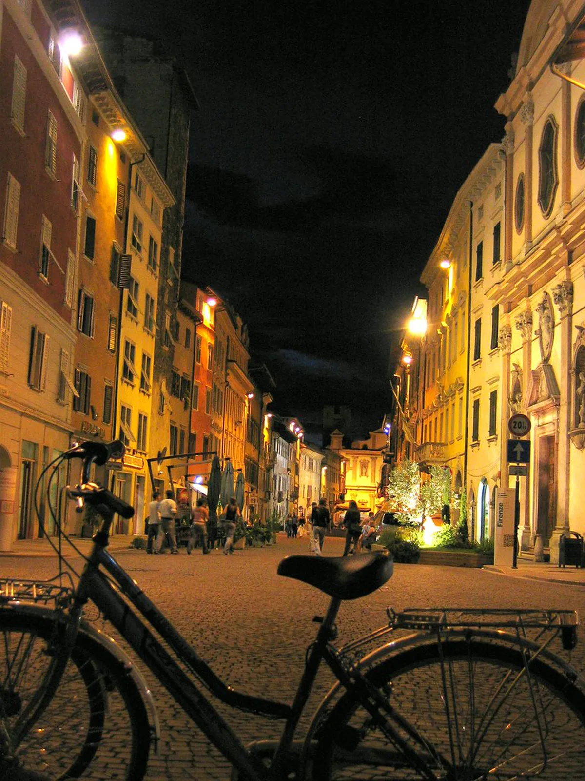 Getting Around Trento at Night: Your Essential 2025 Guide