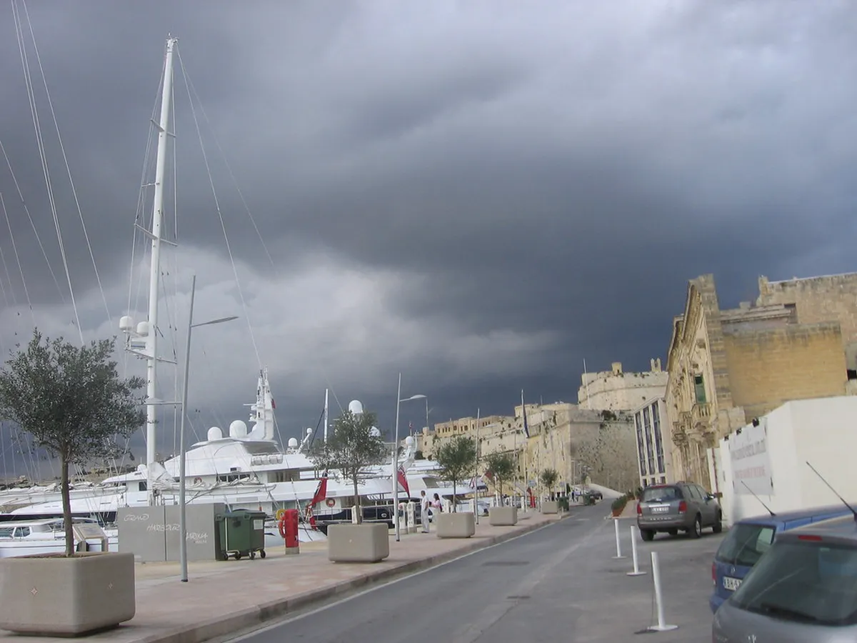 Getting Around Vittoriosa at Night: Your 2025 Travel Guide