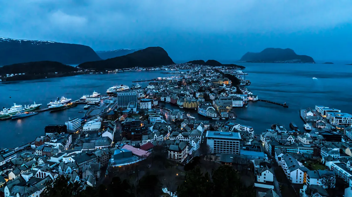 Getting Around Ålesund at Night: Your 2025 Guide