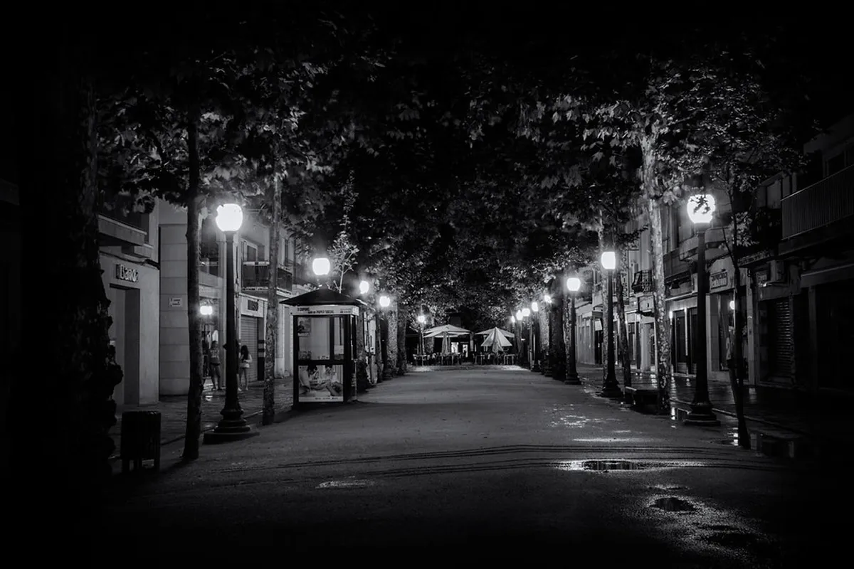 Girona Night Transport Guide: Getting Around Safely After Dark