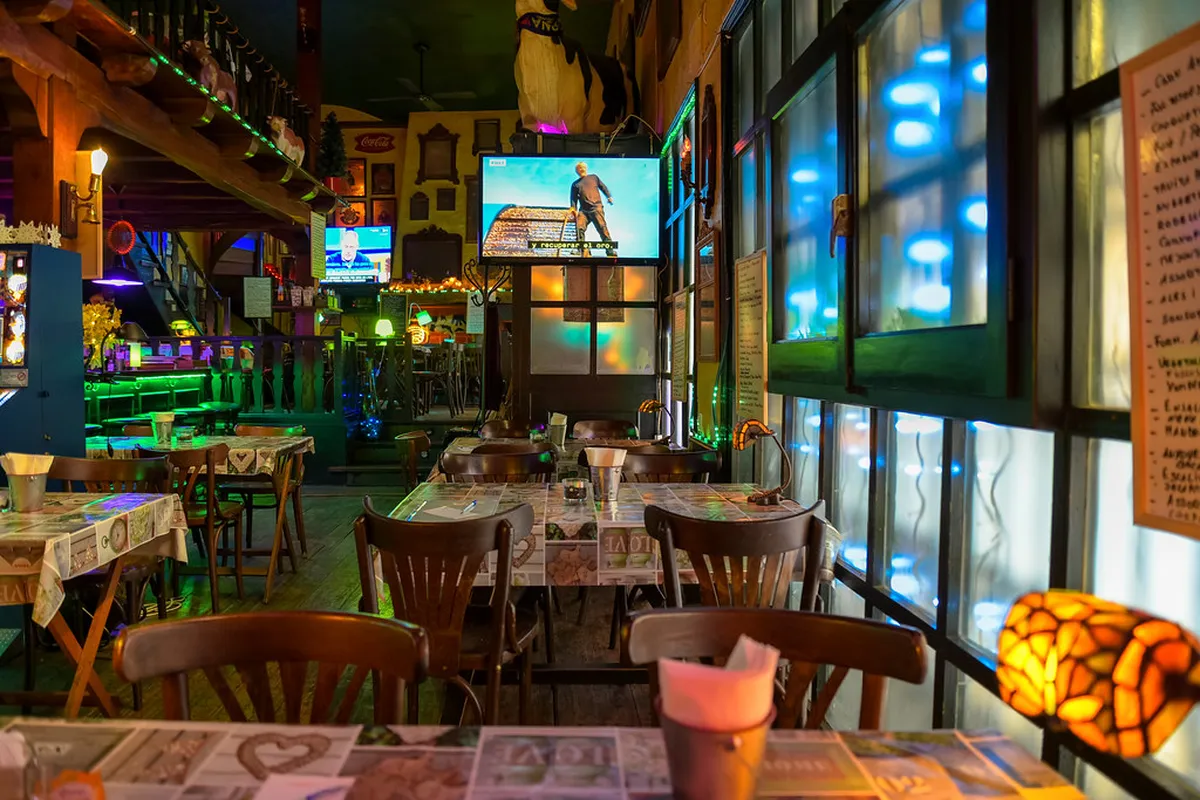 Girona Pub Crawl Guide: Best Bars & Nightlife (2025)