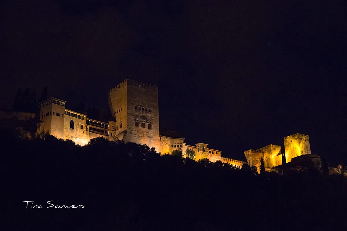 Granada Nightlife Guide 2025: Bars, Clubs & Flamenco Fun