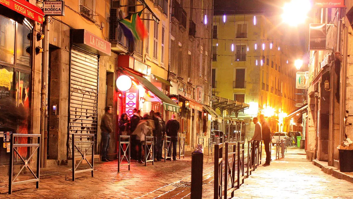 Grenoble Pub Crawl Guide 2025: Best Bars & Tips