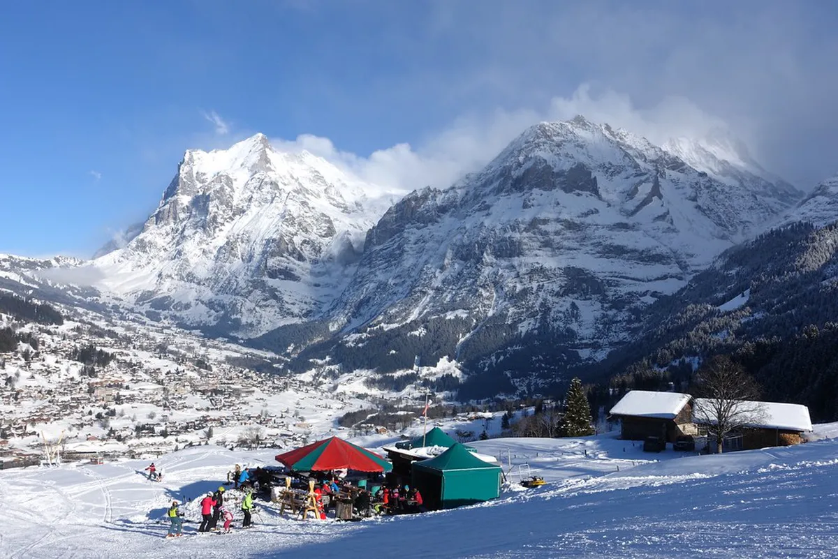 Grindelwald Apres Ski: Your Guide to Best Bars & Nightlife 2025