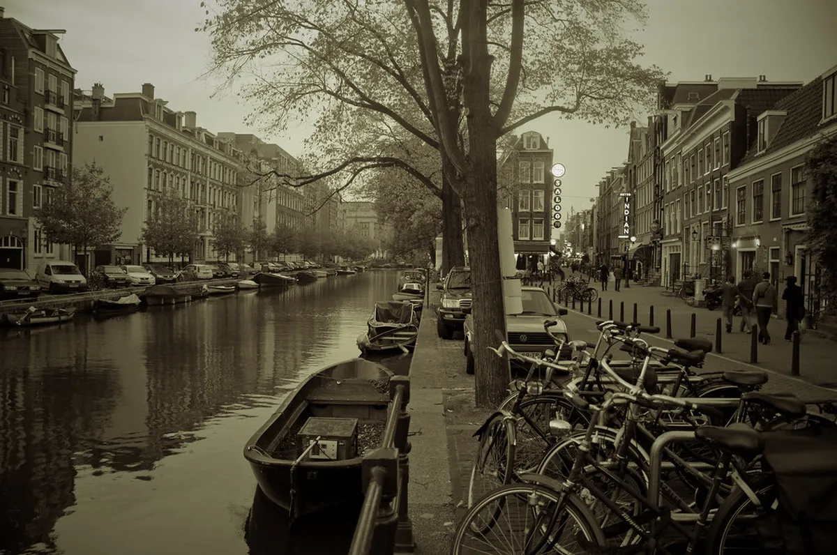 Haarlem Club Dress Code: What to Wear for a Night Out