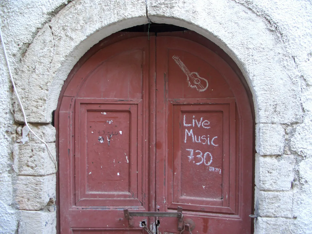 Discover Hania's Best Live Music Venues for 2025