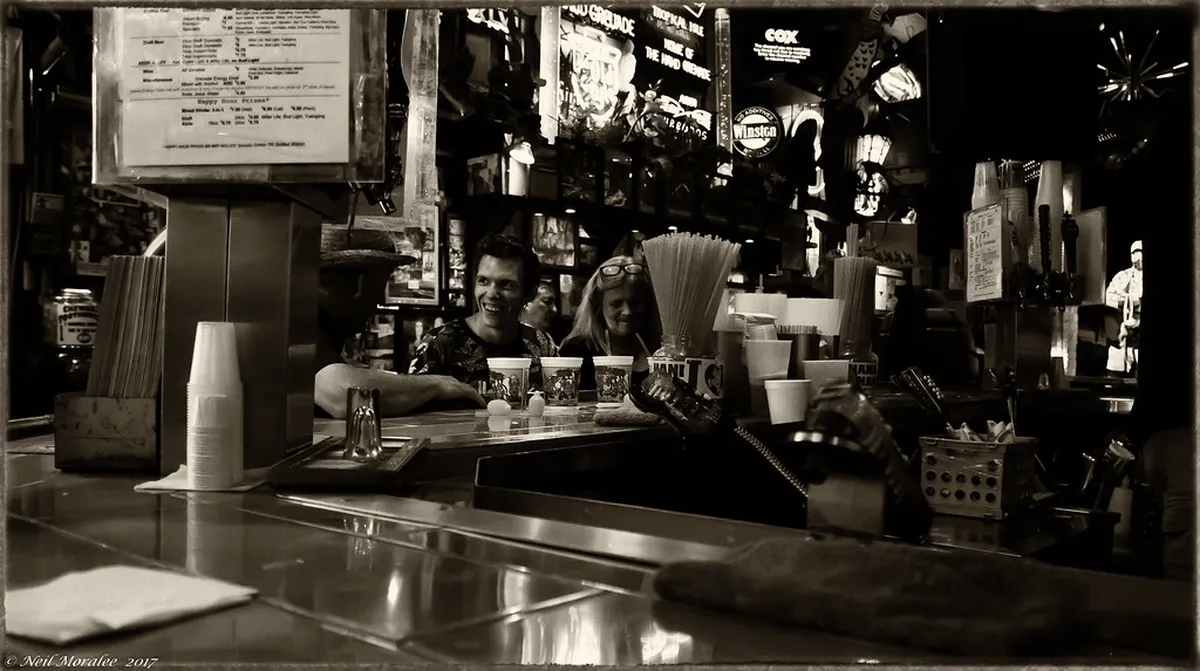 Best Happy Hour Orléans Bars for Amazing Deals in 2025