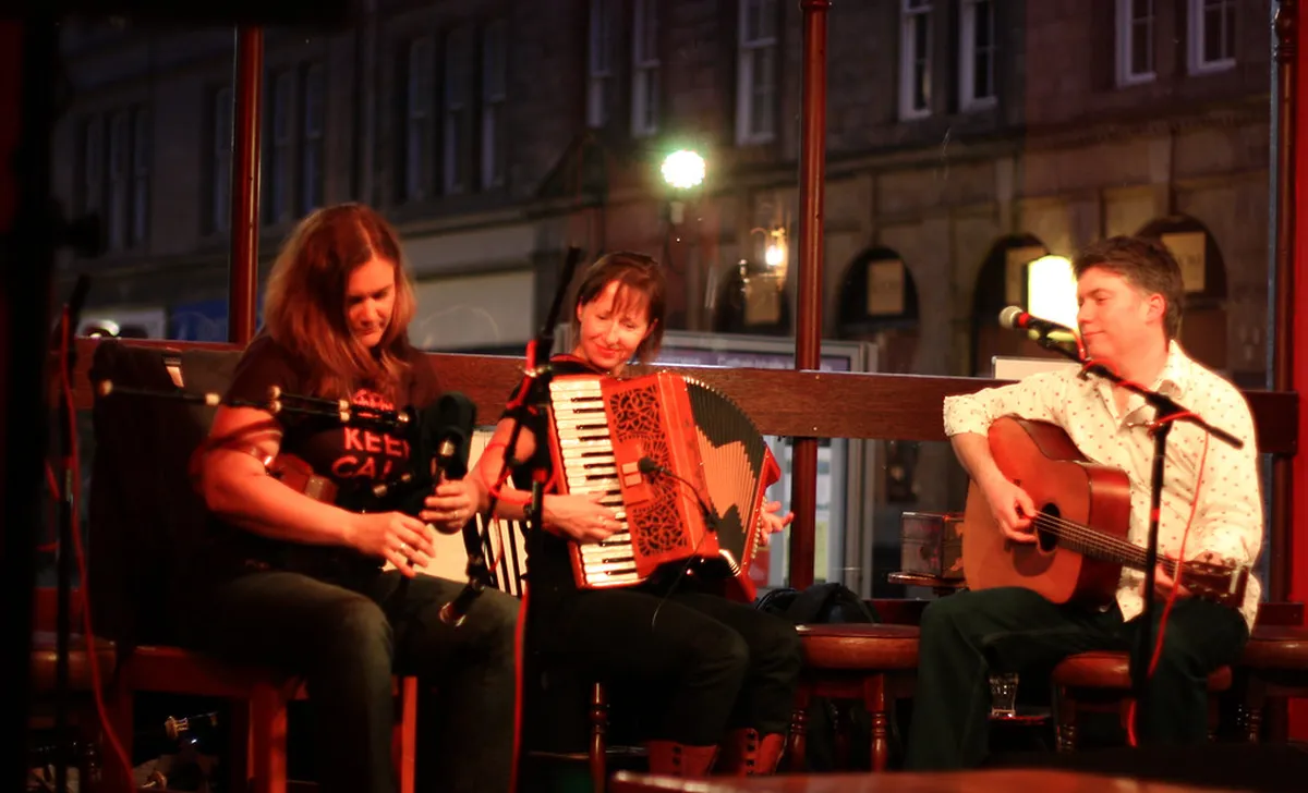 Discover Inverness Pubs with Live Music: Your 2025 Guide